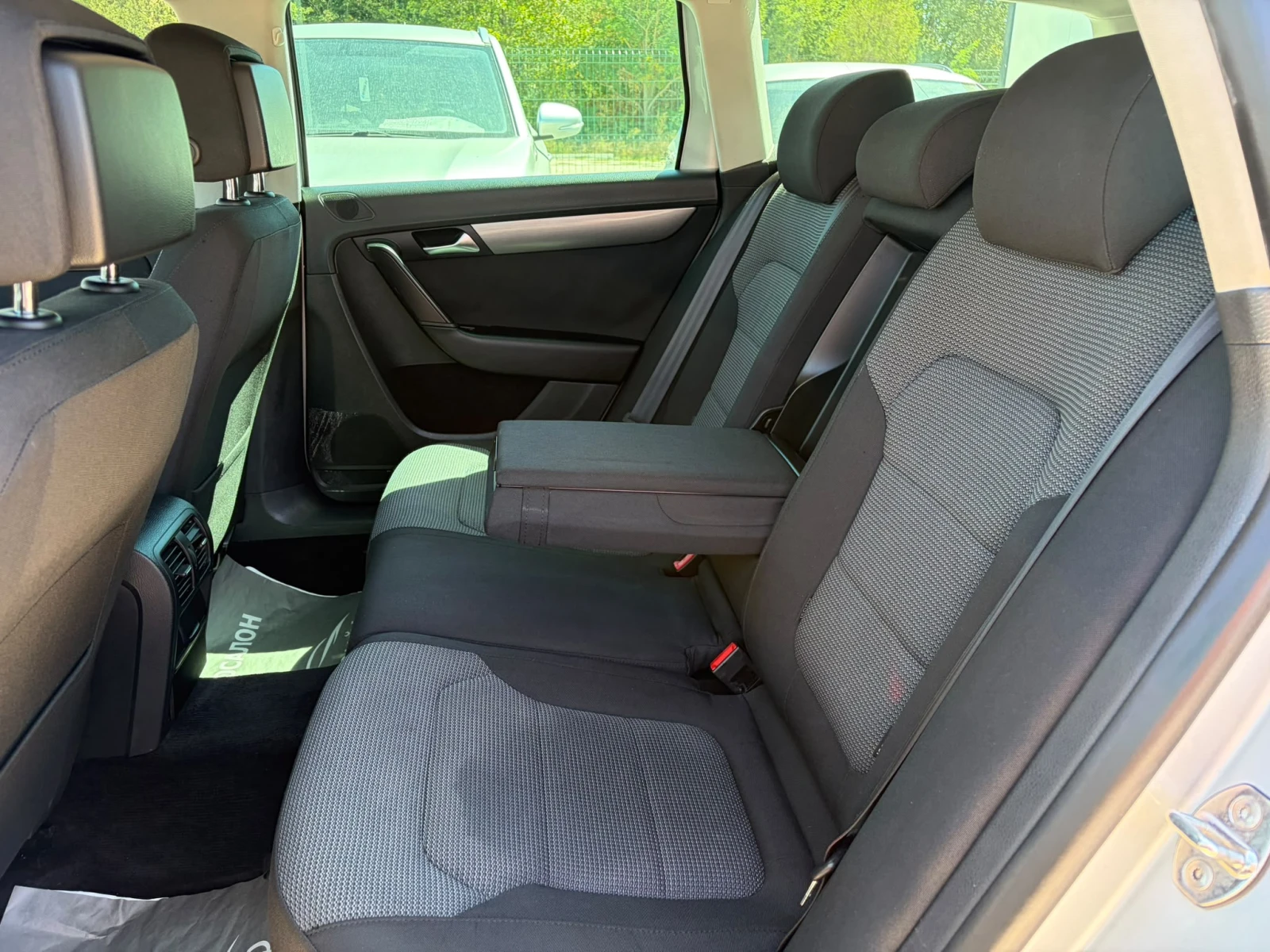 VW Passat 2.0TDI-140, снимка 12 - Автомобили и джипове - 55768488