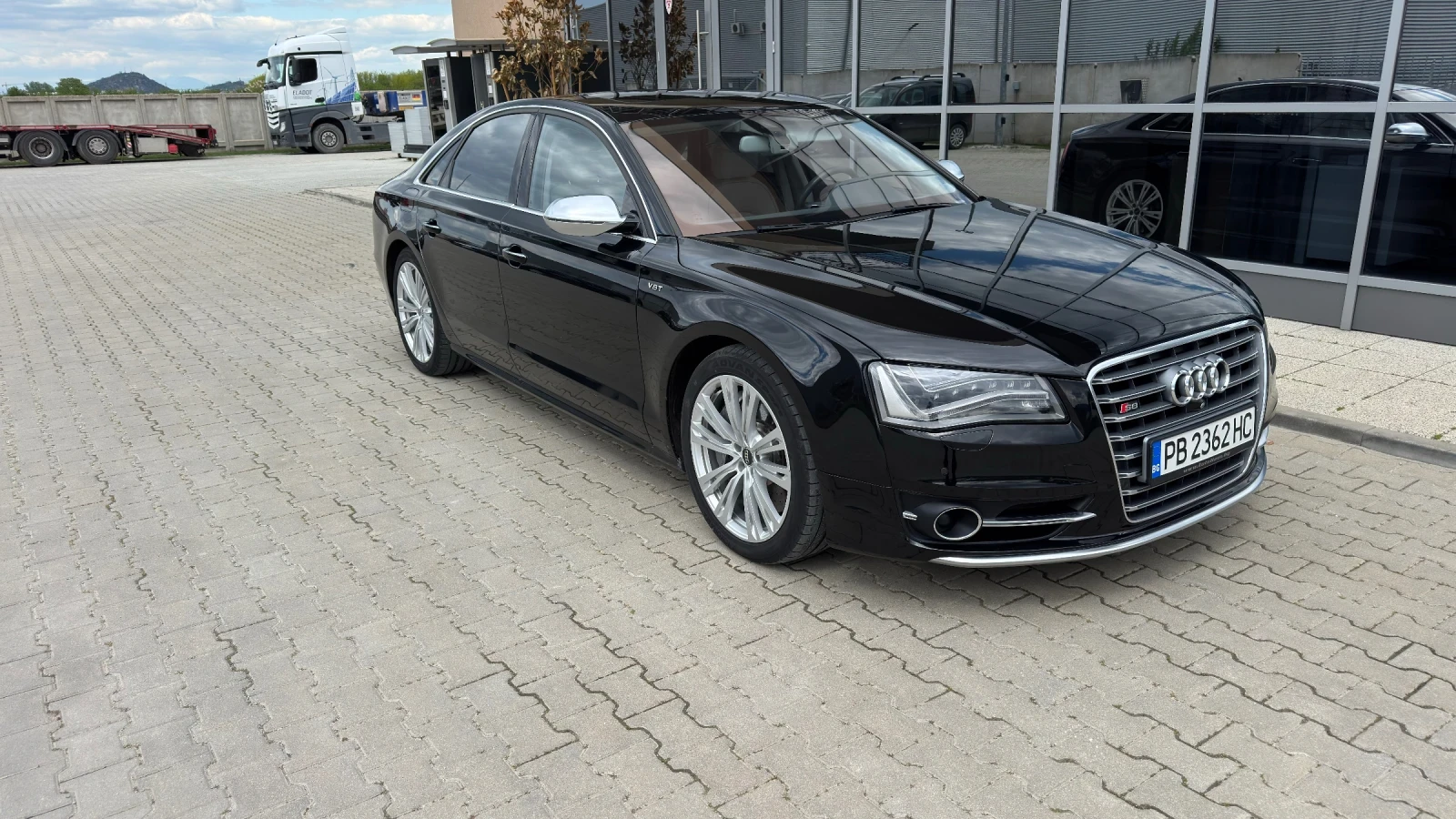 Audi S8