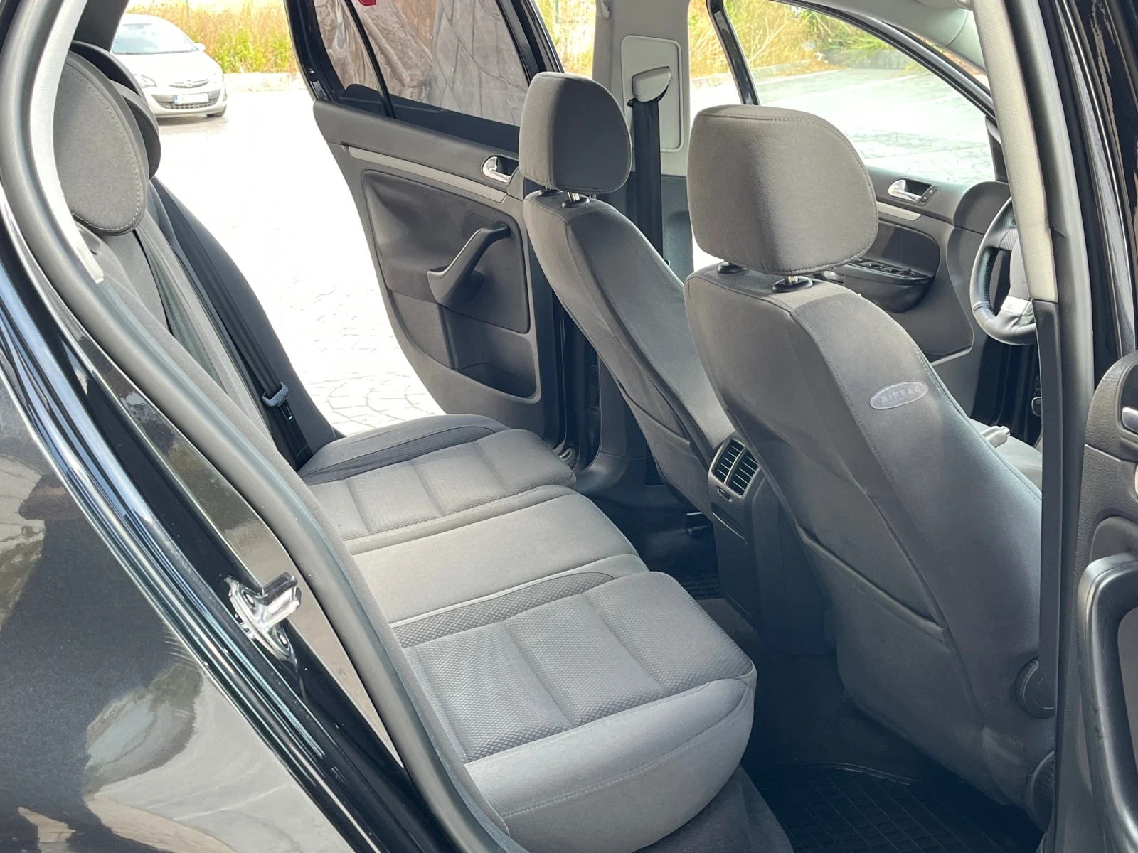 VW Golf 1.9TDI/105/2006/Г, снимка 15 - Автомобили и джипове - 56278861
