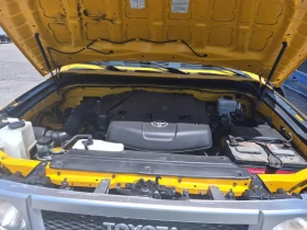 Toyota Fj cruiser * 4WD 4DR AUTO * CARFAX * ФИНАНСИРАНЕ, снимка 17