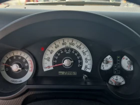 Toyota Fj cruiser * 4WD 4DR AUTO * CARFAX * ФИНАНСИРАНЕ | Auto.bg — изображение 9