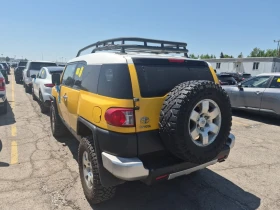 Toyota Fj cruiser * 4WD 4DR AUTO * CARFAX * ФИНАНСИРАНЕ | Auto.bg — изображение 4