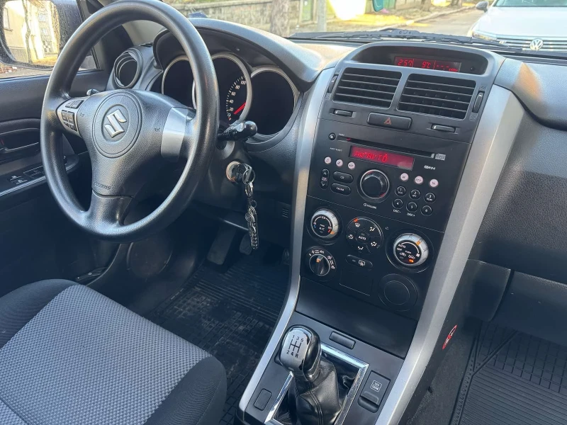 Suzuki Grand vitara 1.9DDIS, снимка 9 - Автомобили и джипове - 50051035