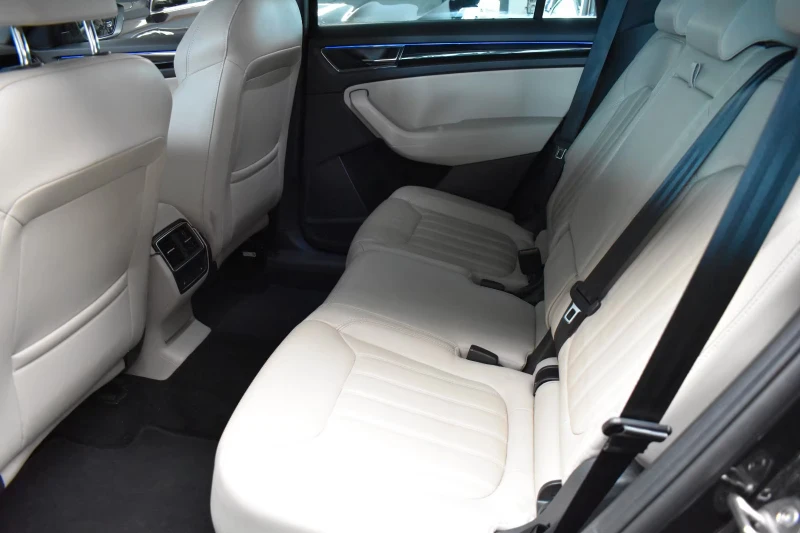 Skoda Kodiaq 1.5TSI/150HP/L&K/MEMO/360/CANTON/LED/NAVI/267g, снимка 12 - Автомобили и джипове - 51595030