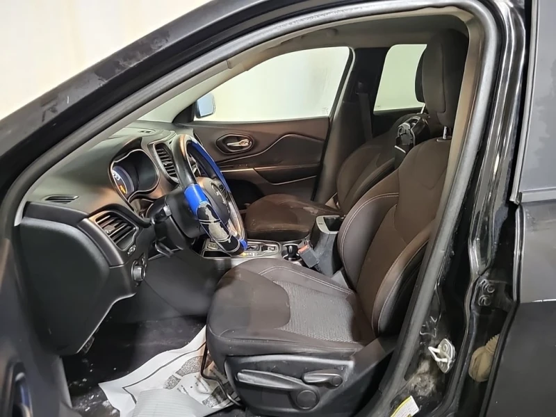 Jeep Cherokee * SPORT * CARFAX * БЕЗ ПЪРВОНАЧАЛНА ВНОСКА, снимка 5 - Автомобили и джипове - 52912879