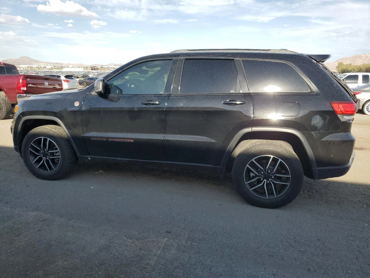 Jeep Grand cherokee TRAILHAWK 5.7 HEMI* Обдух* 8ZF* Дистроник* Пано*  - изображение 3