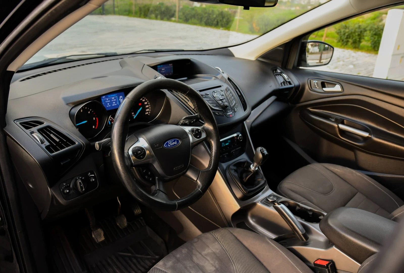 Ford Kuga 2.2 ПЪРВИ СОБСТВЕНИК, снимка 10 - Автомобили и джипове - 54222104