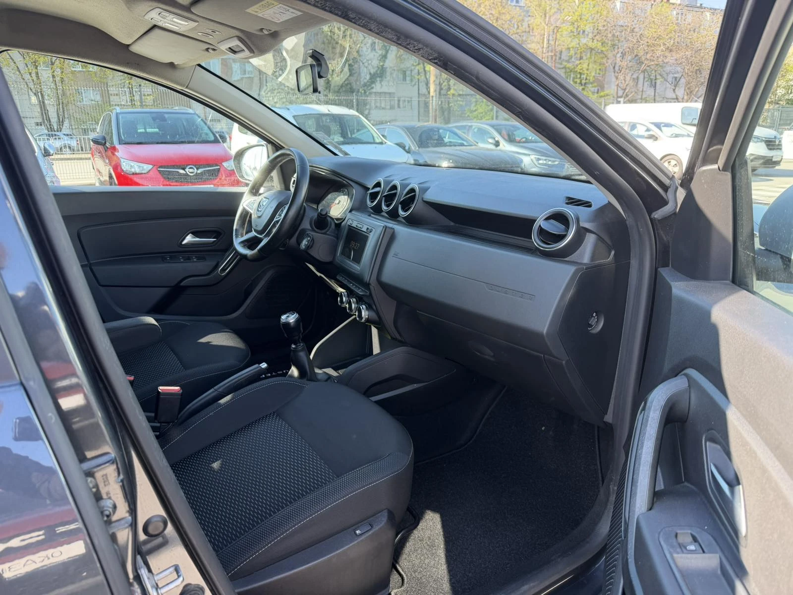 Dacia Duster 1.5blueDCi 115k.c./N1, снимка 10 - Автомобили и джипове - 54289462