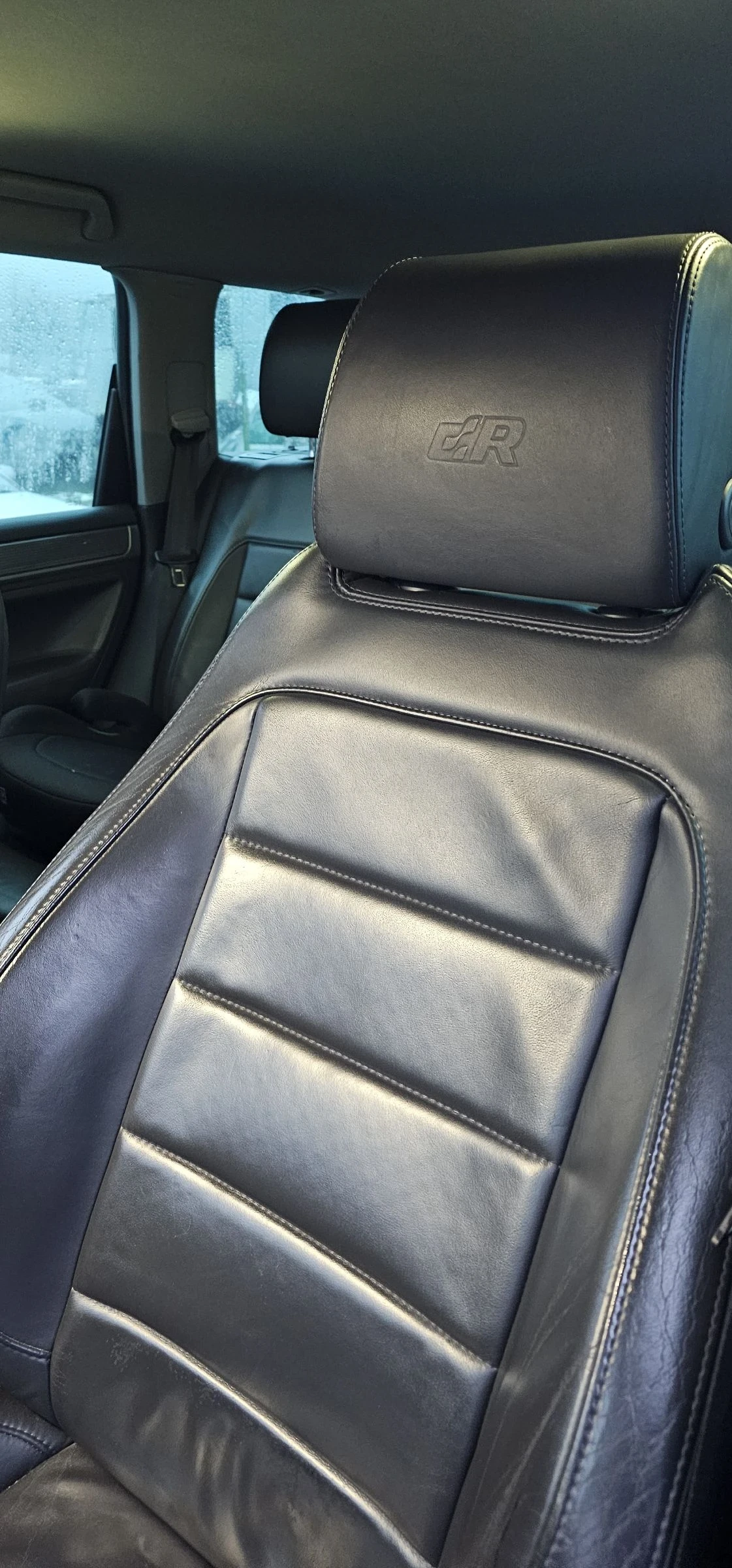 VW Touareg R-LINE V6 3.0TDI 239K Бартер , снимка 11 - Автомобили и джипове - 54601198