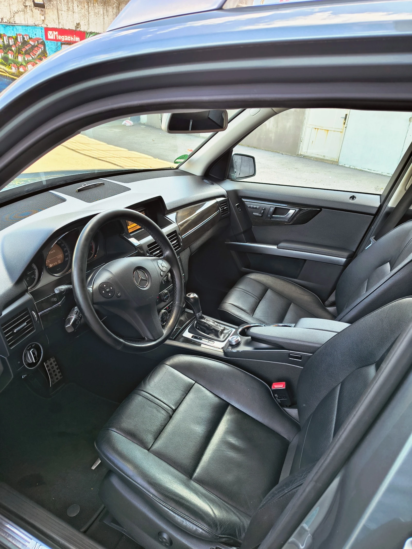 Mercedes-Benz GLK 250-204к.с. 4Matic Full Панорама Кеуless Go Памет , снимка 13 - Автомобили и джипове - 55371294