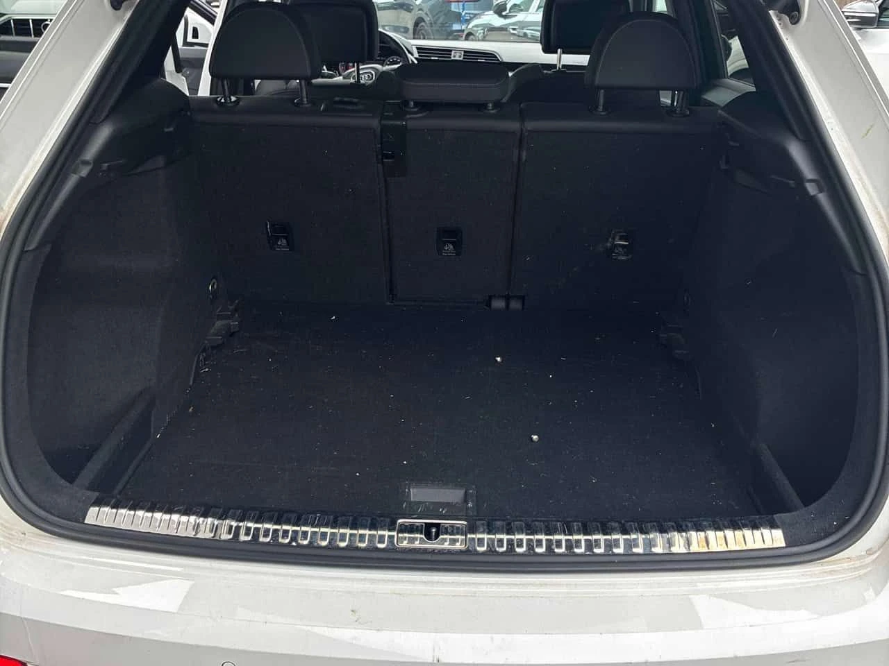 Audi Q3 Technik / 360 / DISTRONIC / B&O / CARFAX , снимка 11 - Автомобили и джипове - 55602470