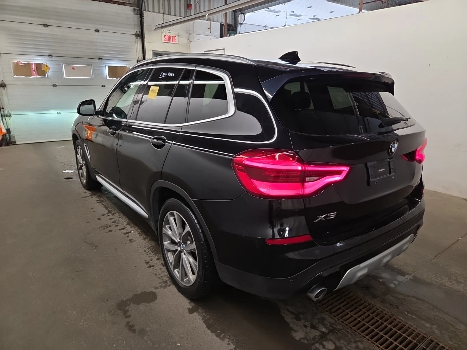 BMW X3  XDRIVE30I / АВТОКРЕДИТ / ПАНОРАМА / МАХАГОН , снимка 4 - Автомобили и джипове - 55898330
