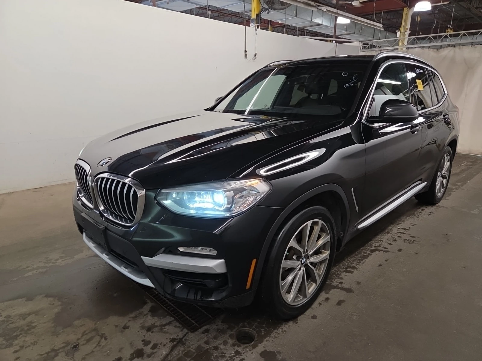 BMW X3  XDRIVE30I / АВТОКРЕДИТ / ПАНОРАМА / МАХАГОН 