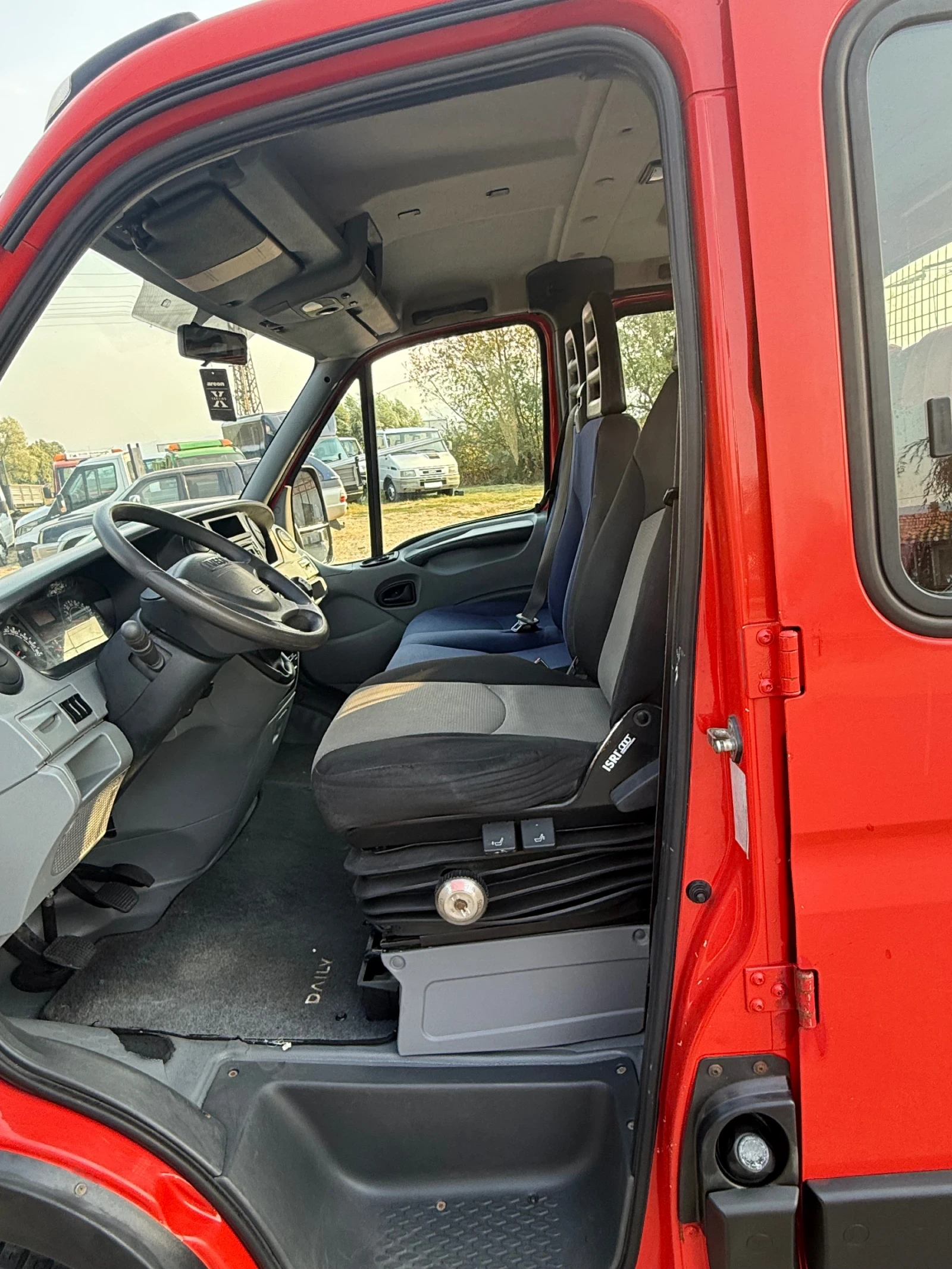 Iveco 35c15 3.0мотор 5+ 1 Перфектен , снимка 13 - Бусове и автобуси - 55711560