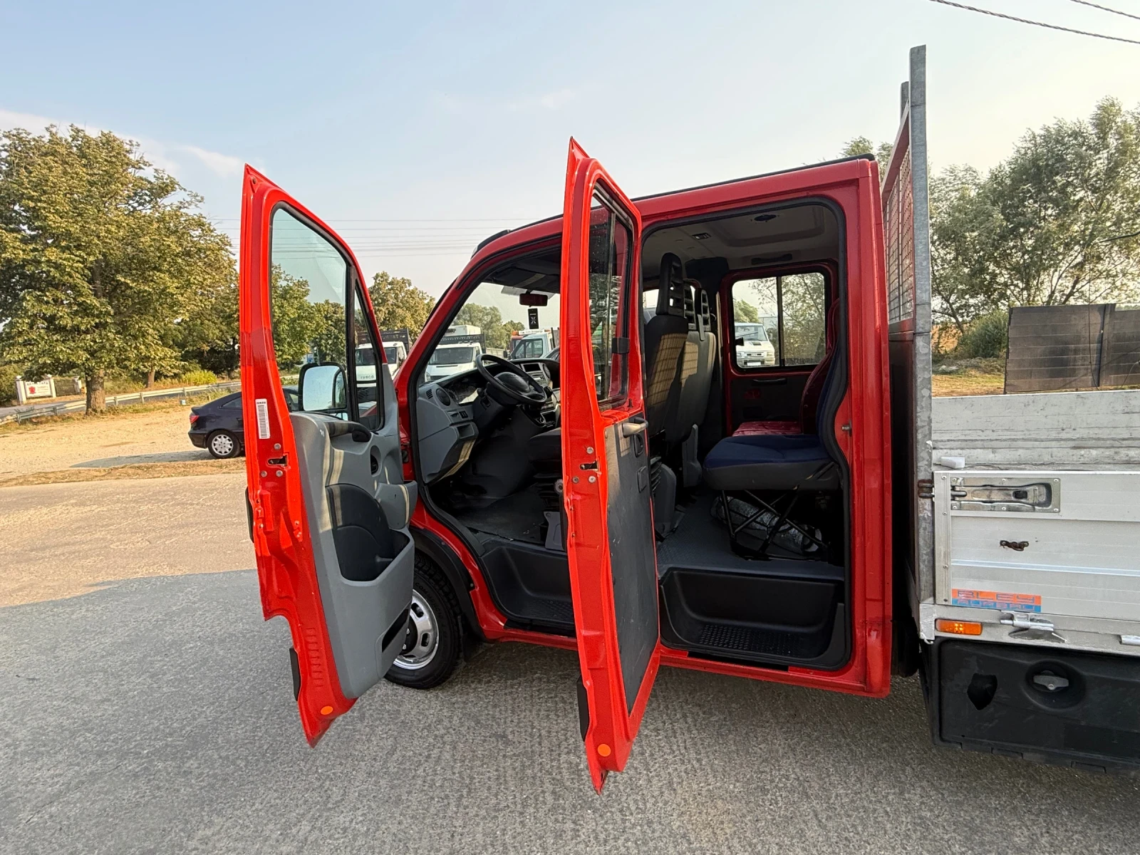 Iveco 35c15 3.0мотор 5+ 1 Перфектен , снимка 10 - Бусове и автобуси - 55711560