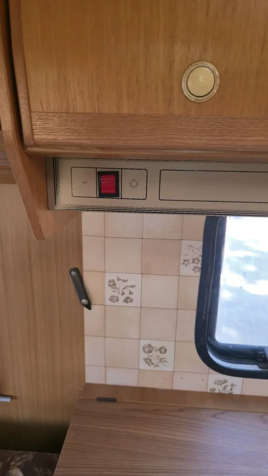 Каравана Dethleffs Beduin L, снимка 14 - Каравани и кемпери - 54343847