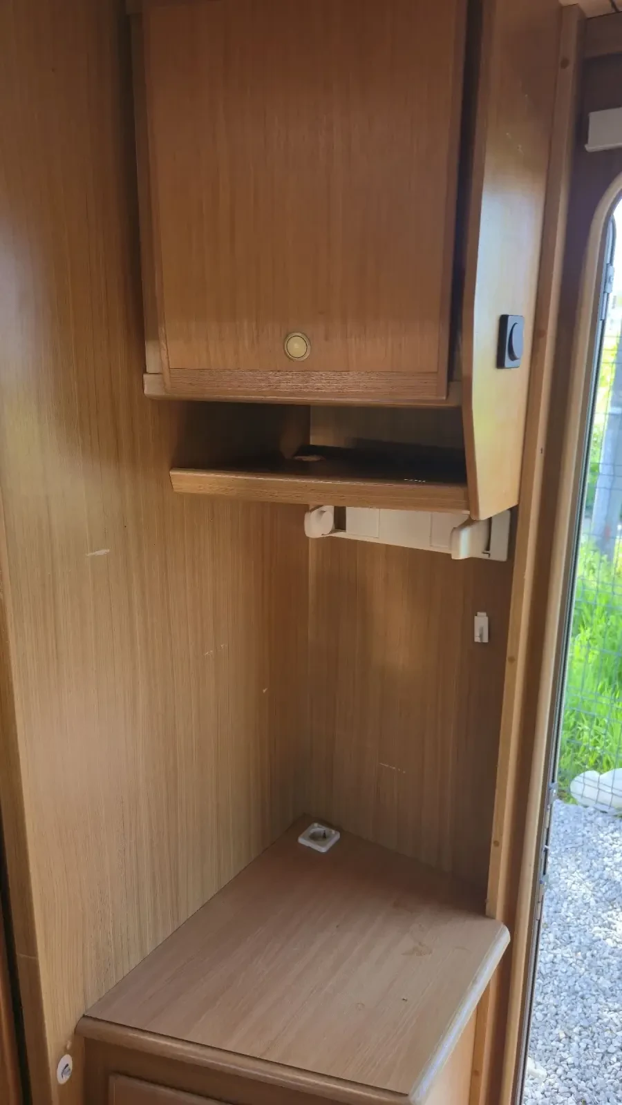 Каравана Dethleffs Beduin L, снимка 9 - Каравани и кемпери - 54343847