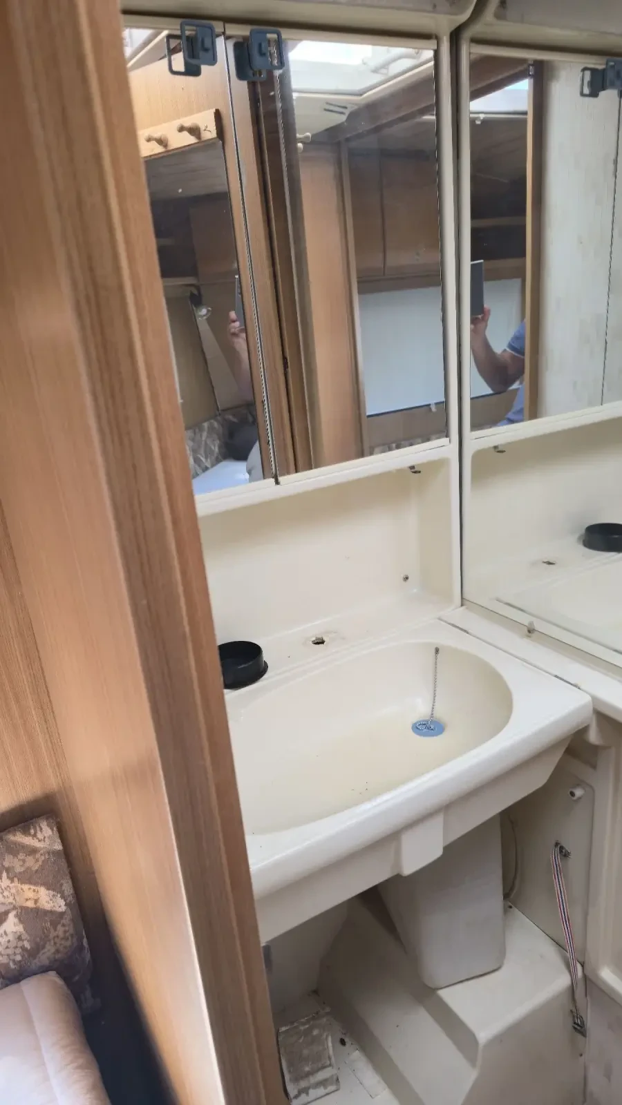 Каравана Dethleffs Beduin L, снимка 10 - Каравани и кемпери - 54343847