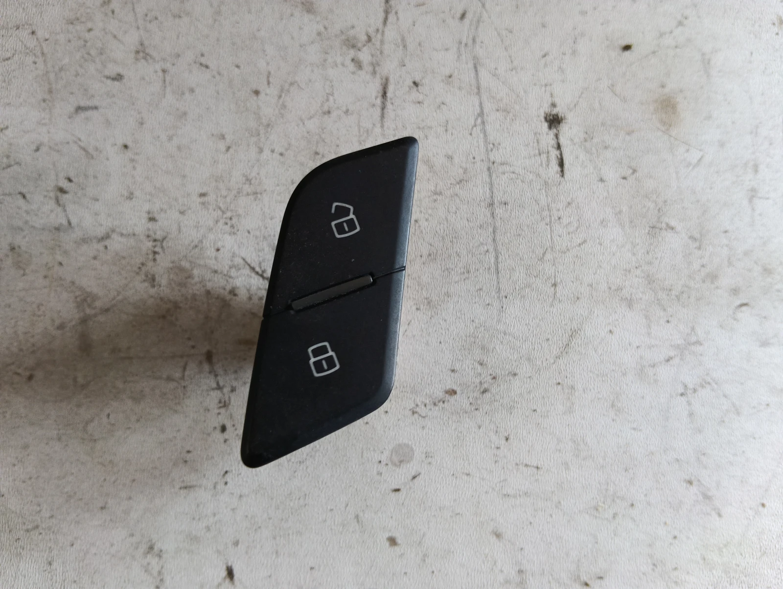 копче централно заключване 8W2982108B Audi A4