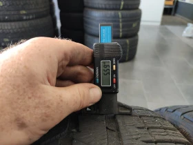 Гуми Зимни 235/35R20, снимка 7