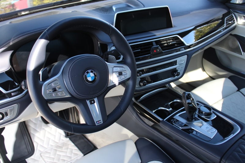 BMW 750 xDrive Sedan, снимка 4 - Автомобили и джипове - 38240579