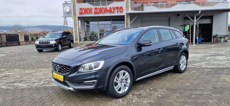 Volvo V60 Cross Country 2.0 D3 150k.c, снимка 1 - Автомобили и джипове - 43193685