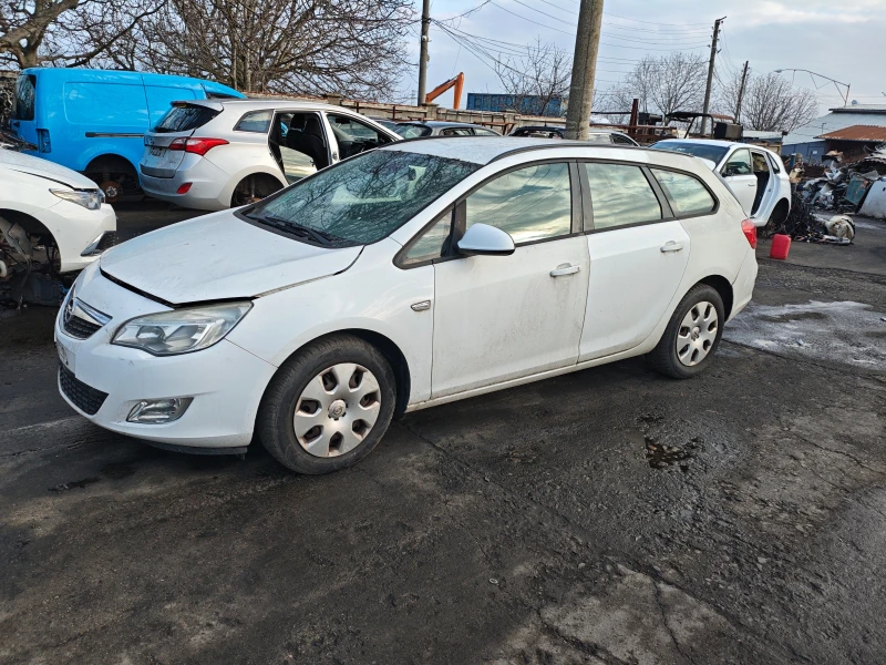 Opel Astra 1.6cdti, 1.7cdti, снимка 11 - Автомобили и джипове - 40269867