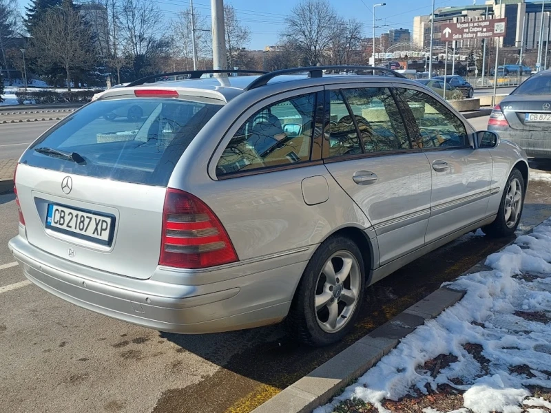 Mercedes-Benz C 320 4Matic, снимка 3 - Автомобили и джипове - 48885580