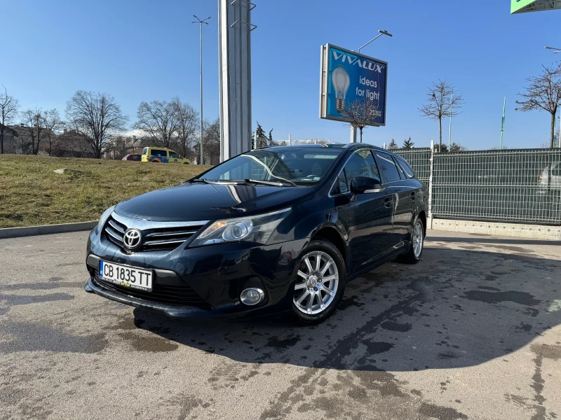 Toyota Avensis 2.0D, 124 кс. Панорама, снимка 3 - Автомобили и джипове - 49024048