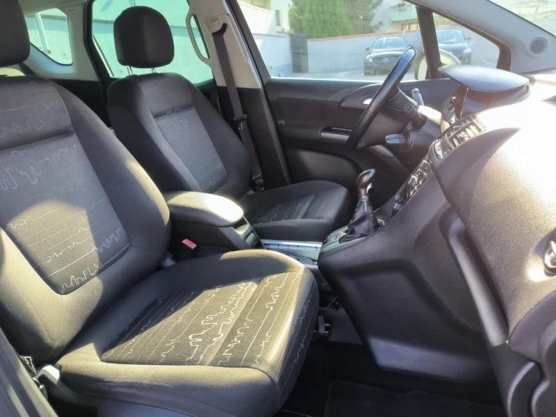 Opel Meriva 1.4 i, снимка 9 - Автомобили и джипове - 52628451