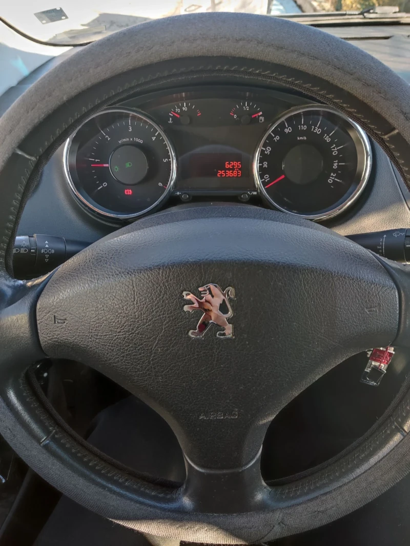 Peugeot 5008 1, 6 HDI 110hp, снимка 4 - Автомобили и джипове - 52645200