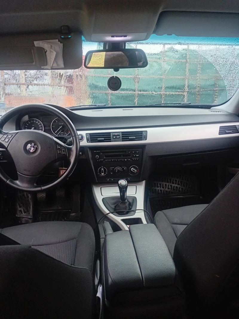 BMW 320, снимка 10 - Автомобили и джипове - 52918585