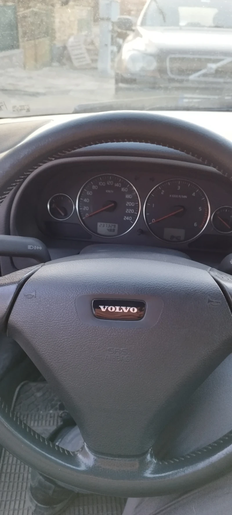 Volvo V40, снимка 2 - Автомобили и джипове - 52964557