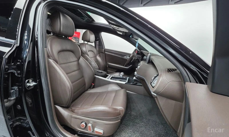 Kia Stinger, снимка 10 - Автомобили и джипове - 53238112