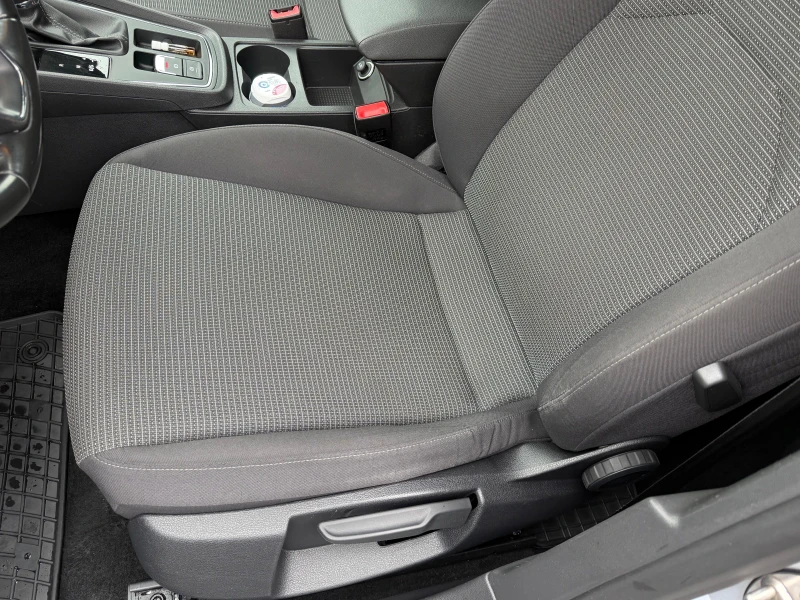 Seat Leon Автомат дистоник линия асистент . , снимка 10 - Автомобили и джипове - 53366972