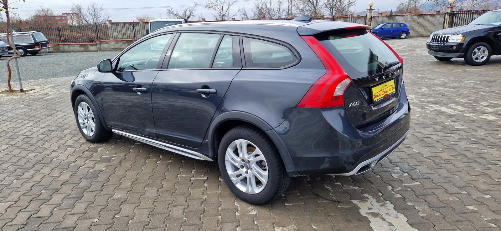 Volvo V60 Cross Country 2.0 D3 150k.c - изображение 6