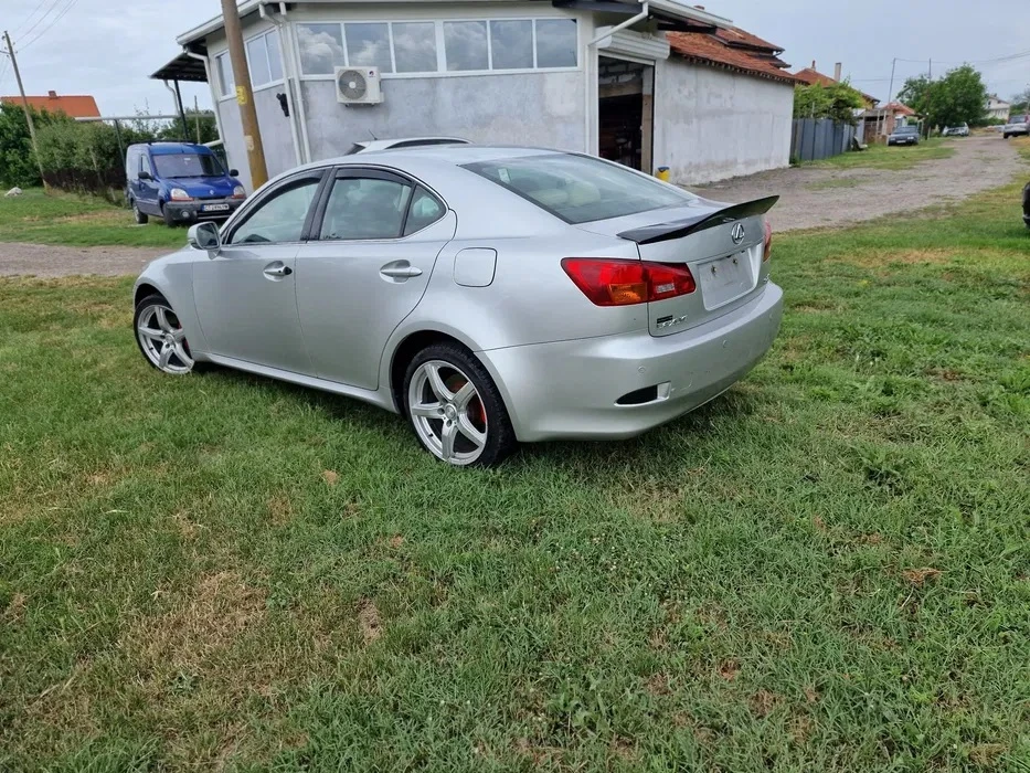 Lexus IS 220d  - изображение 3