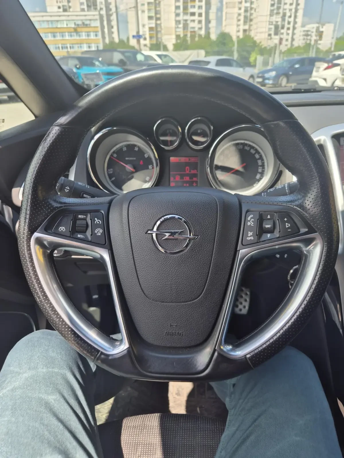 Opel Astra GTC - изображение 7