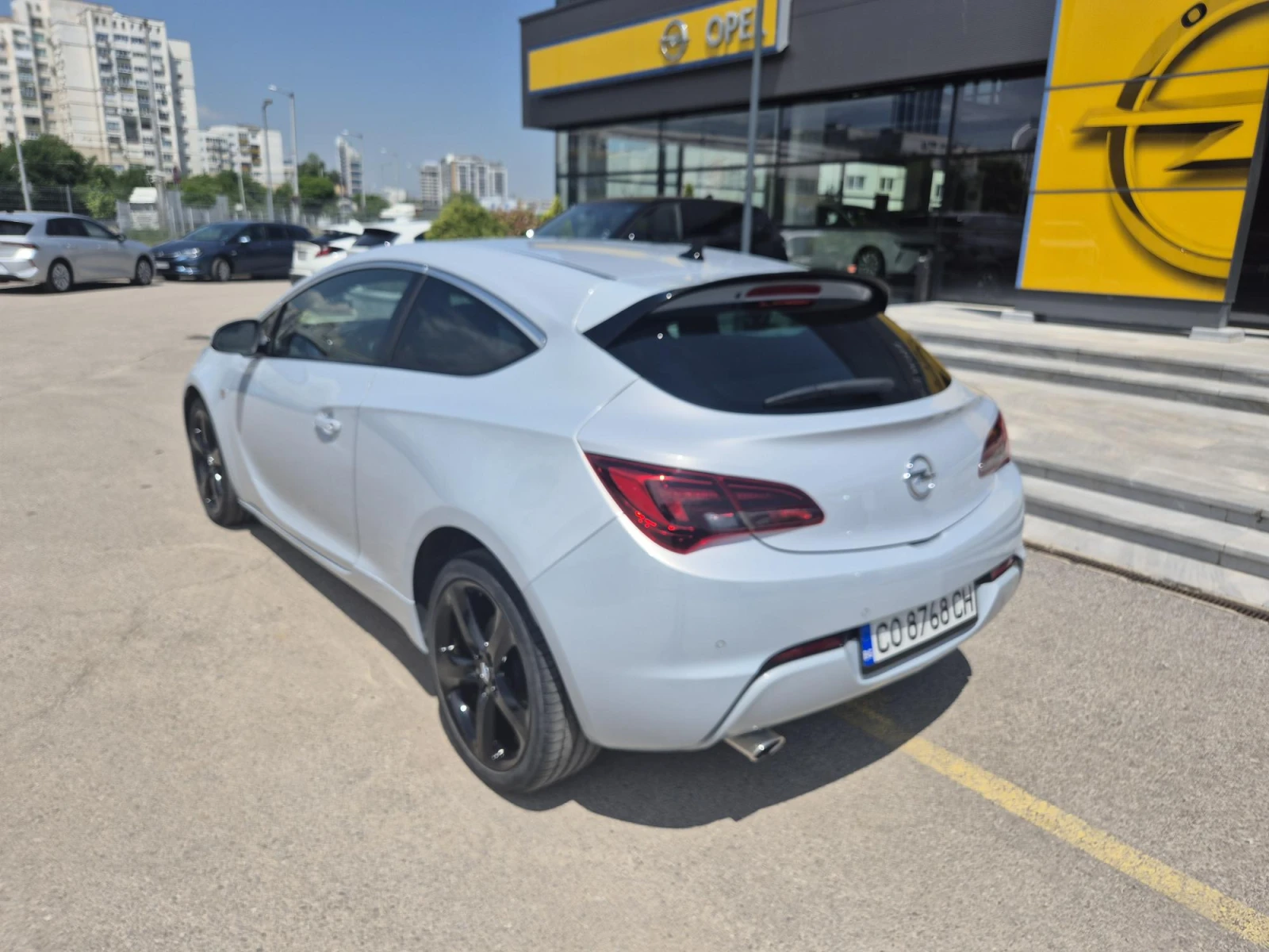 Opel Astra GTC - изображение 4
