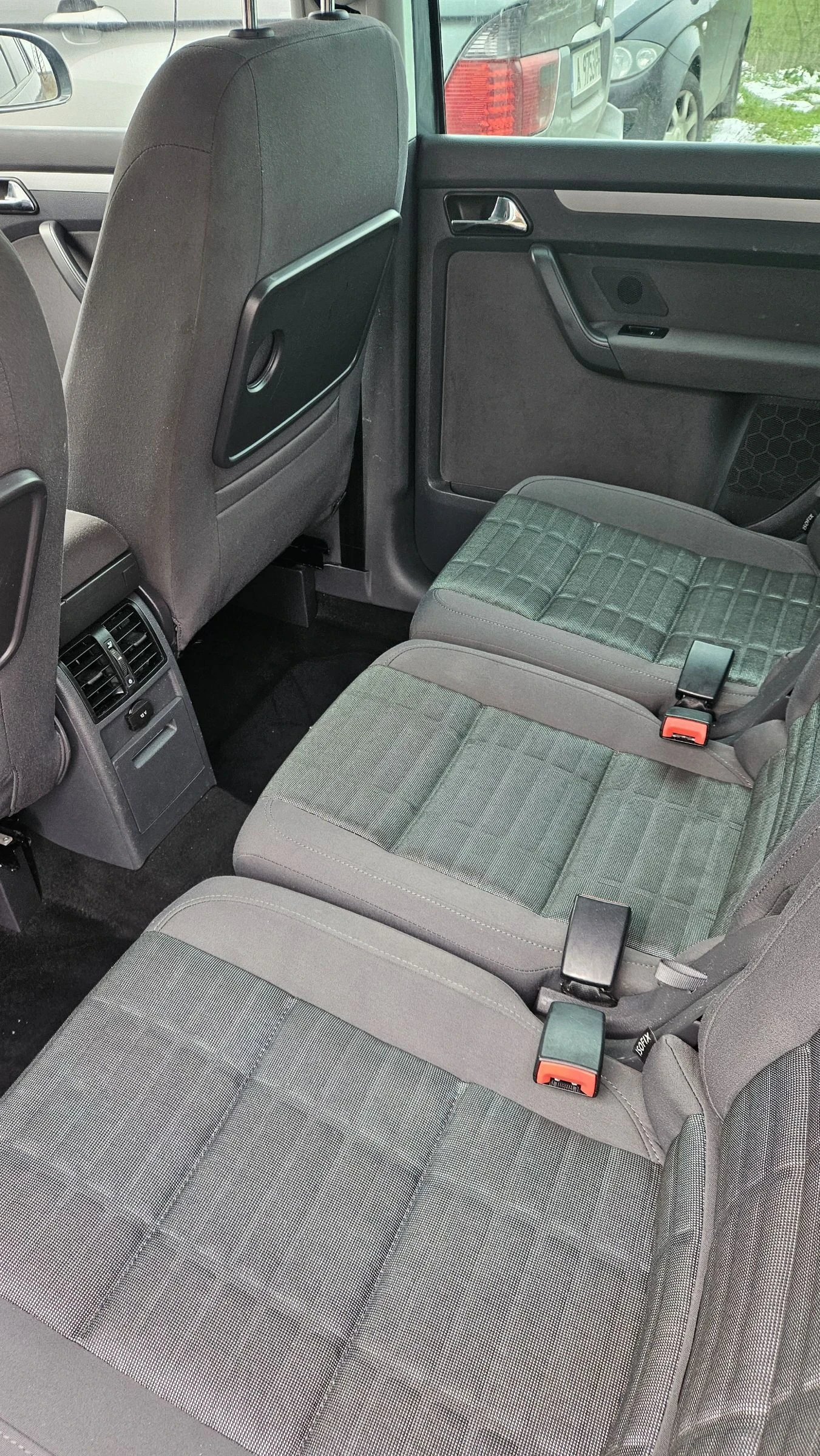 VW Touran 2.0 - изображение 7