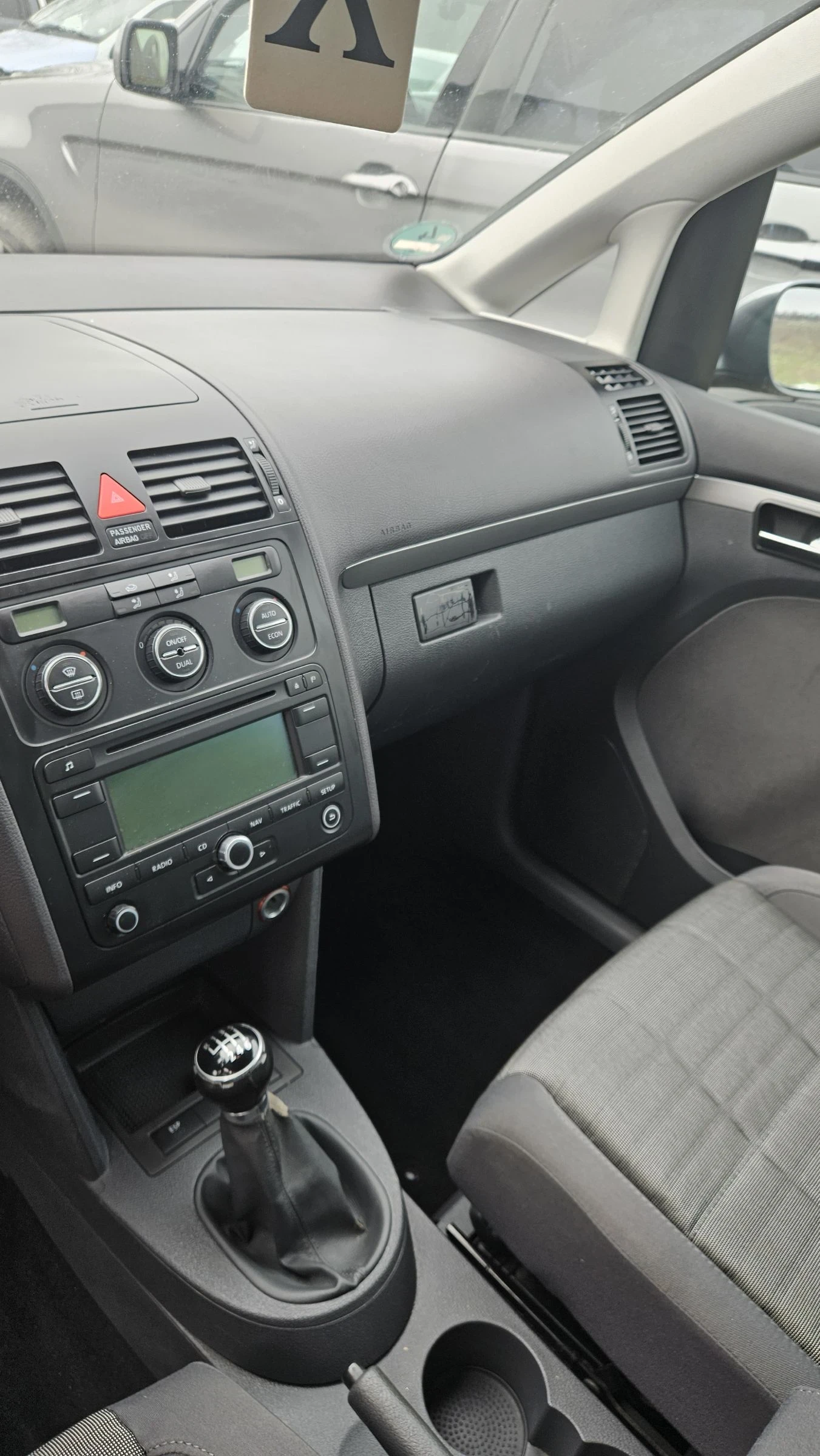 VW Touran 2.0 - изображение 9