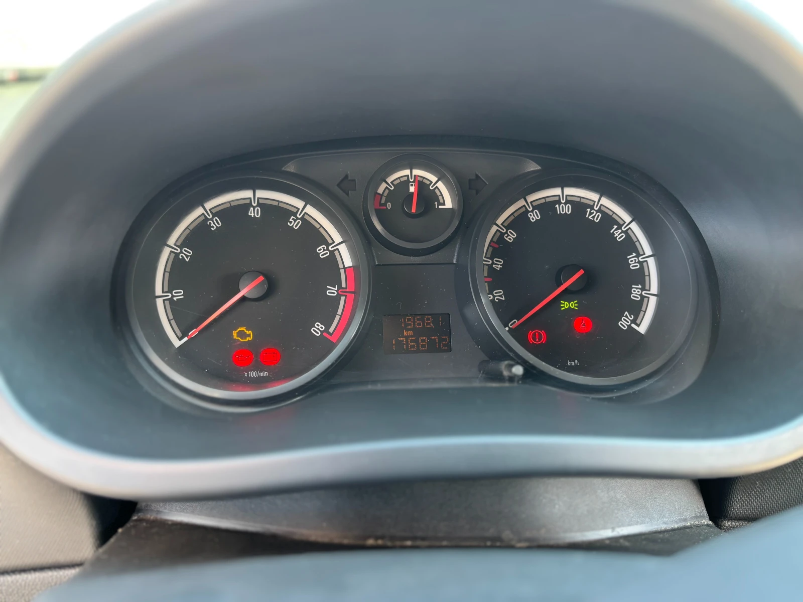 Opel Corsa D, снимка 5 - Автомобили и джипове - 53905609