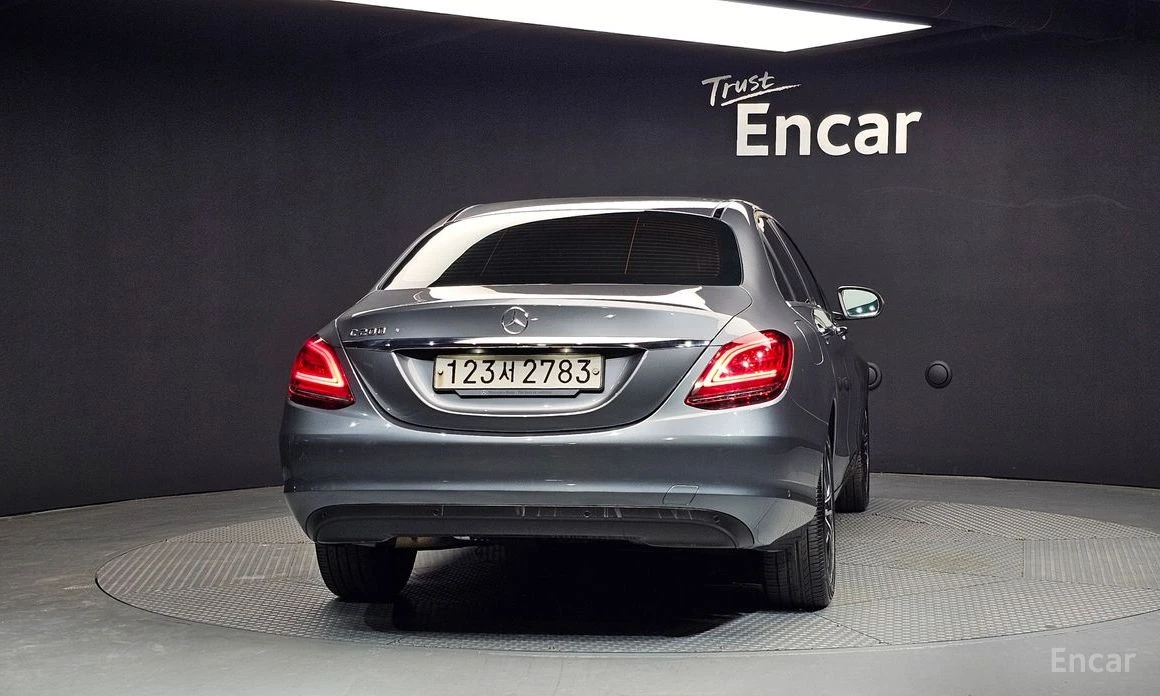 Mercedes-Benz C 200 FACE* BURMESTER* ПОДГРЕВ* KEYLESS* MEMORY* КАМЕРА*, снимка 4 - Автомобили и джипове - 53972587