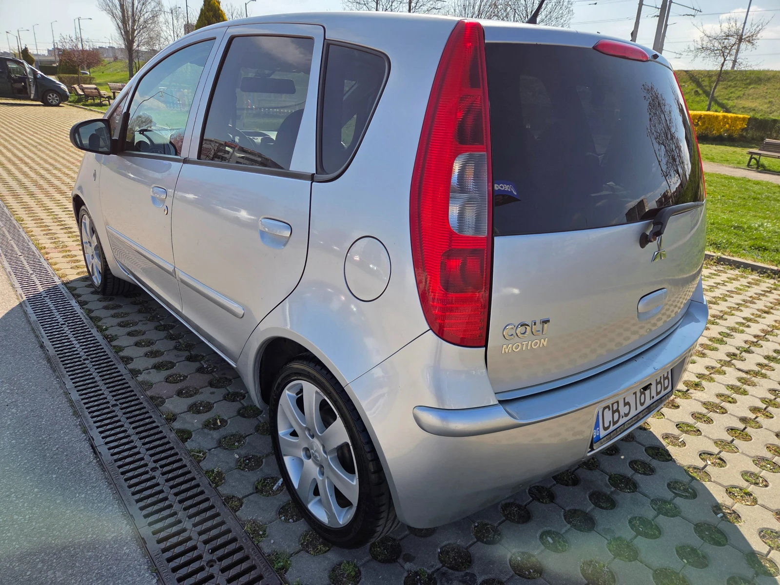 Mitsubishi Colt 1.3 i 95 ps., снимка 5 - Автомобили и джипове - 54121243