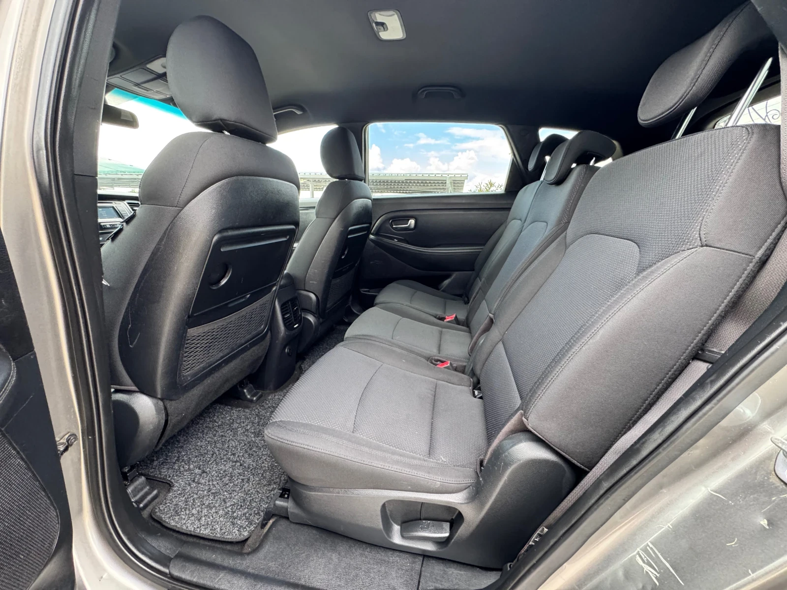 Kia Carens 1.7CRDI ИТАЛИЯ, снимка 9 - Автомобили и джипове - 54514267