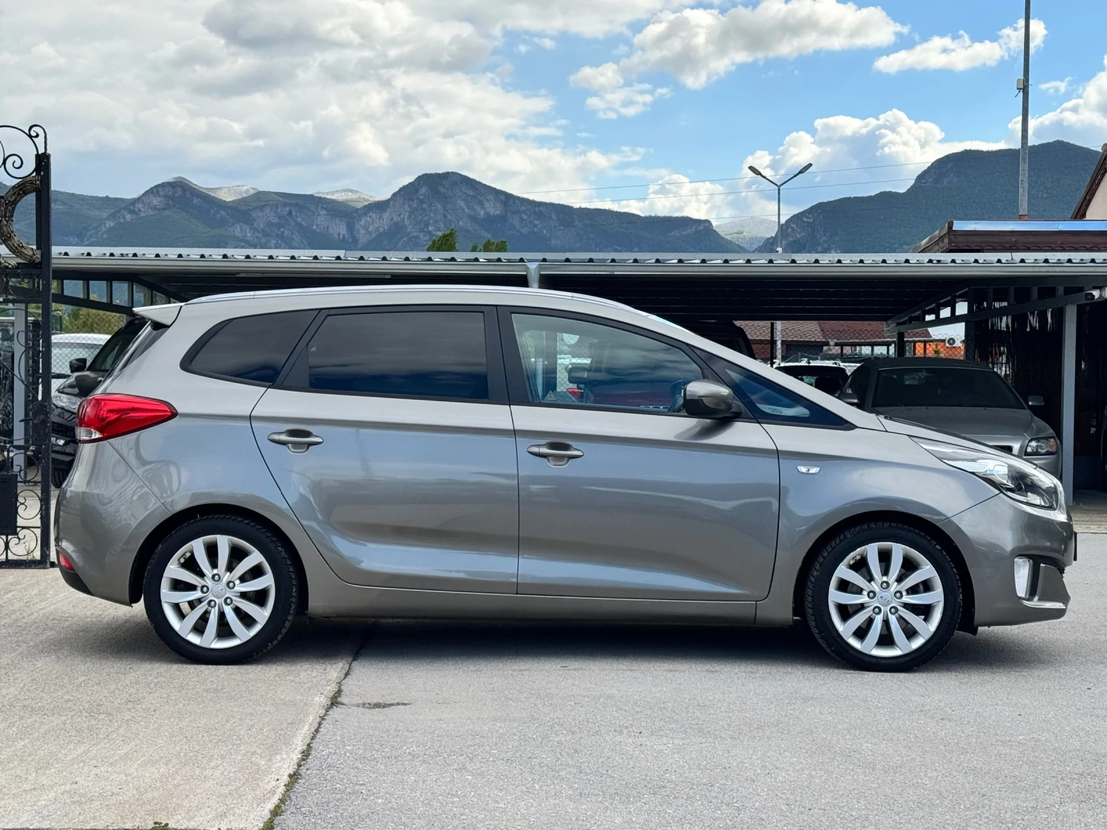 Kia Carens 1.7CRDI ИТАЛИЯ, снимка 4 - Автомобили и джипове - 54514267