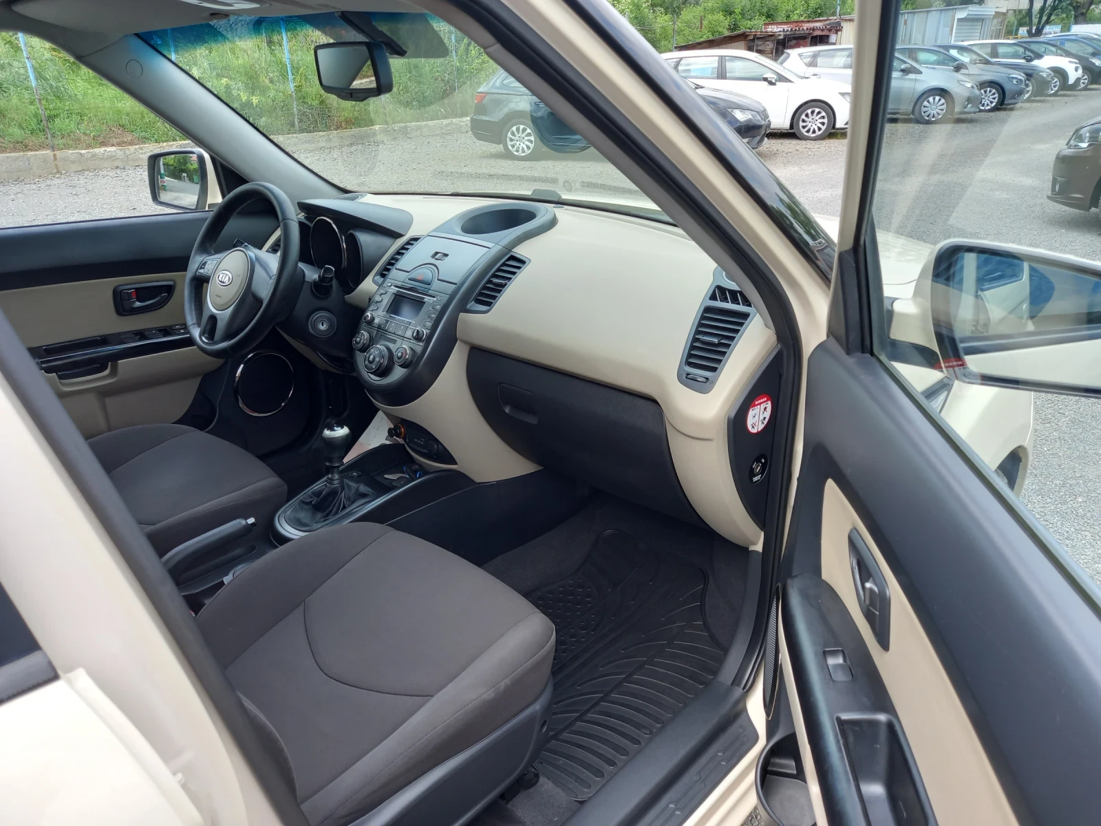 Kia Soul 1.6i БЕНЗИН+ ГАЗ, снимка 9 - Автомобили и джипове - 54717541