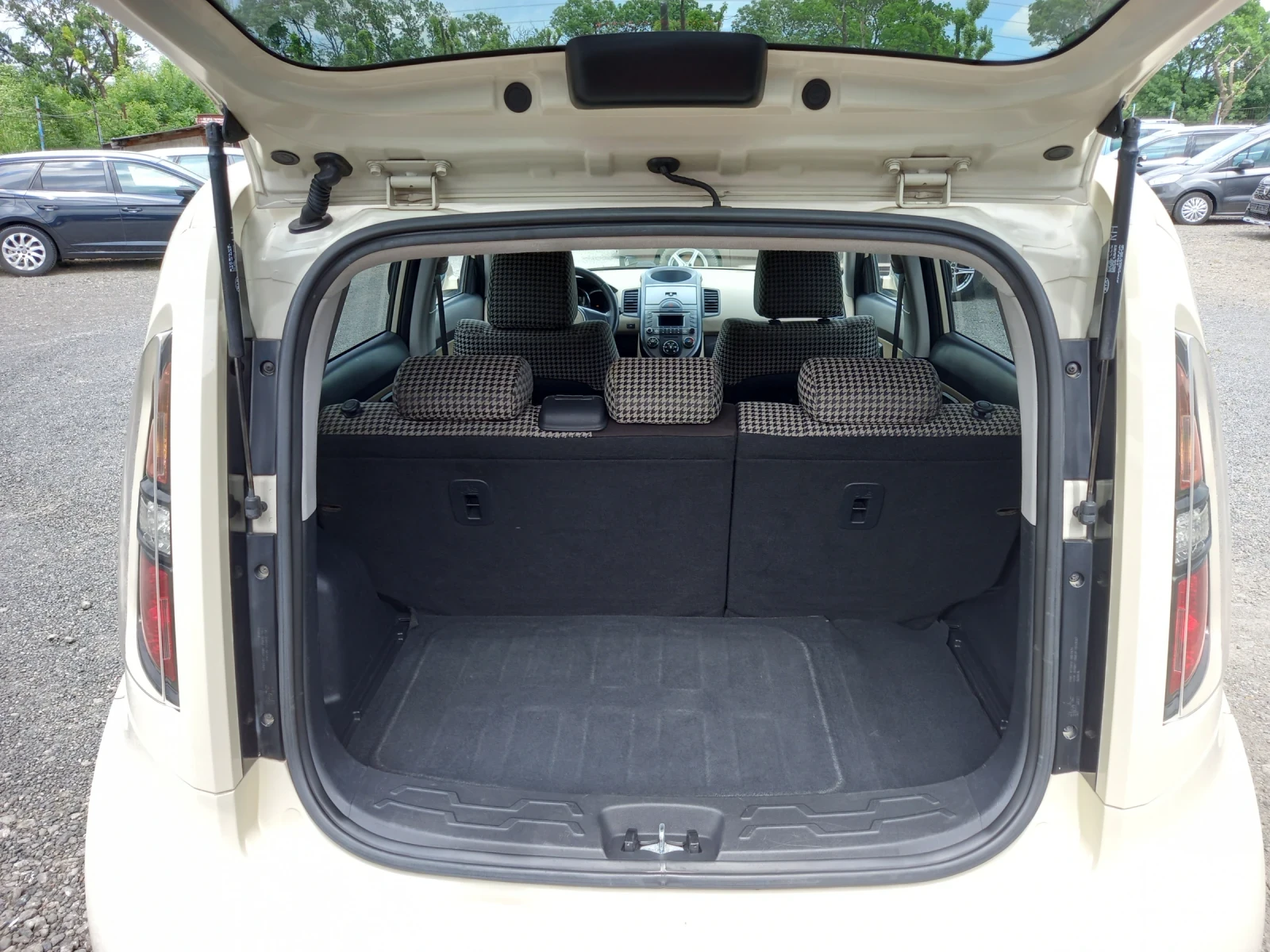 Kia Soul 1.6i БЕНЗИН+ ГАЗ, снимка 11 - Автомобили и джипове - 54717541