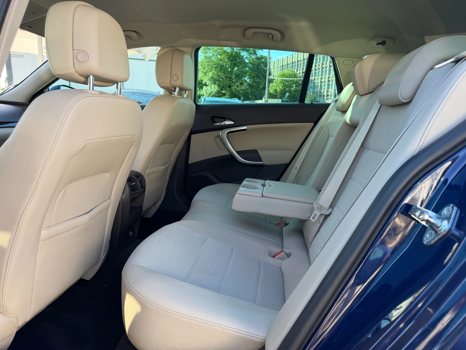 Opel Insignia 2.0 CDTI АВТОМАТ КОЖА НАВИГАЦИЯ КСЕНОН ПАРКТРОНИК, снимка 13 - Автомобили и джипове - 54721704