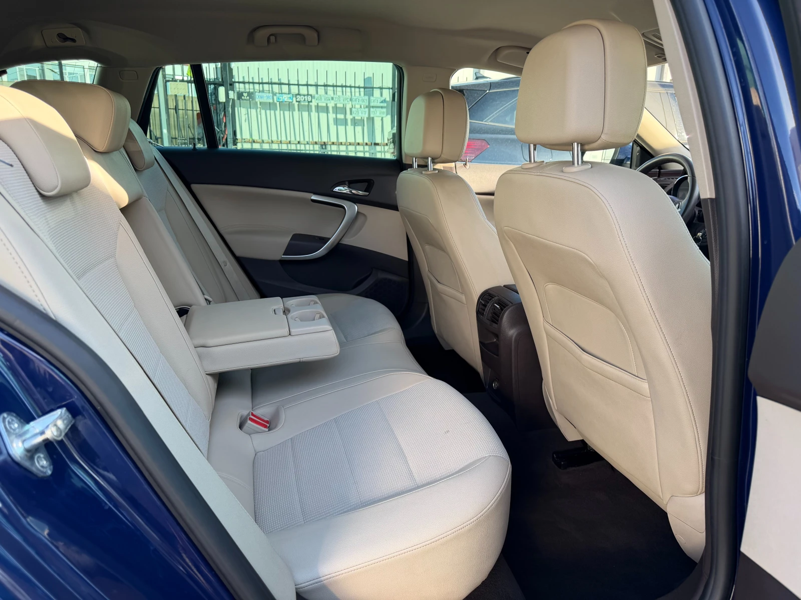 Opel Insignia 2.0 CDTI АВТОМАТ КОЖА НАВИГАЦИЯ КСЕНОН ПАРКТРОНИК, снимка 14 - Автомобили и джипове - 54721704